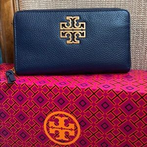 britten zip continental wallet